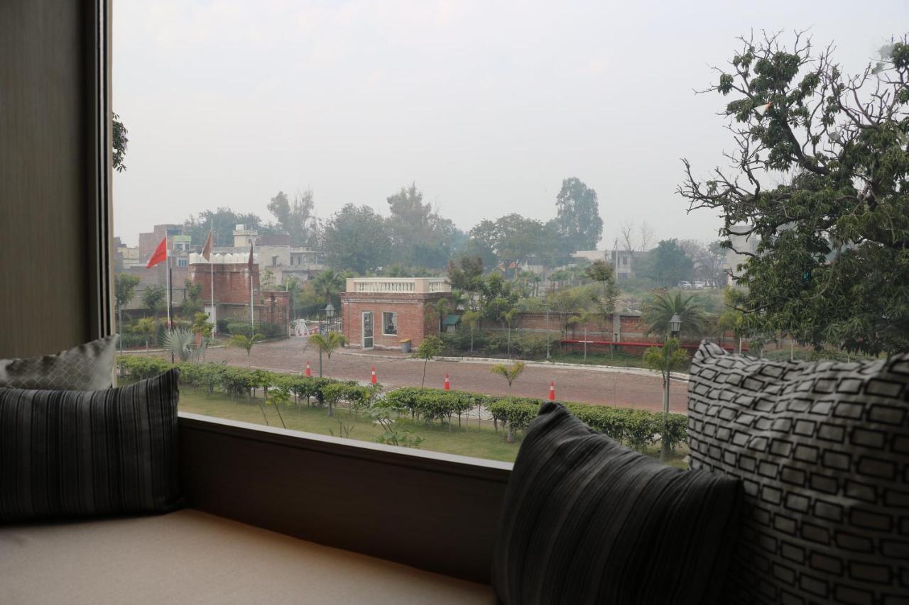 Welcomhotel By Itc Hotels, Raja Sansi, Amritsar Bagian luar foto
